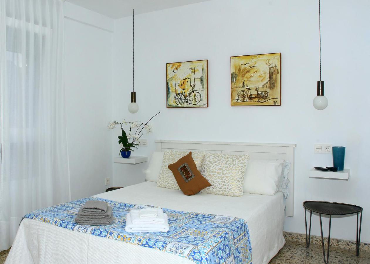 Apartamento R Y C Avilés Exteriör bild